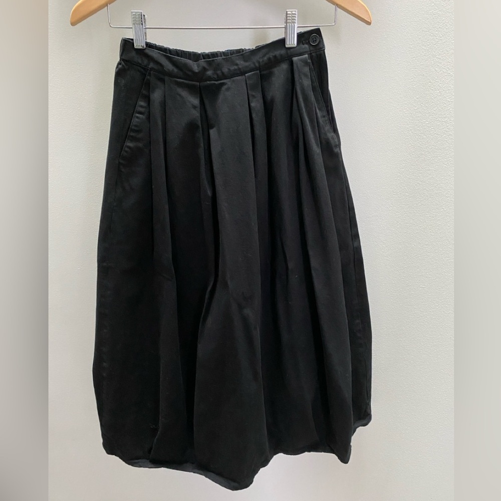 MUJI Black Pleated Balloon Skirt